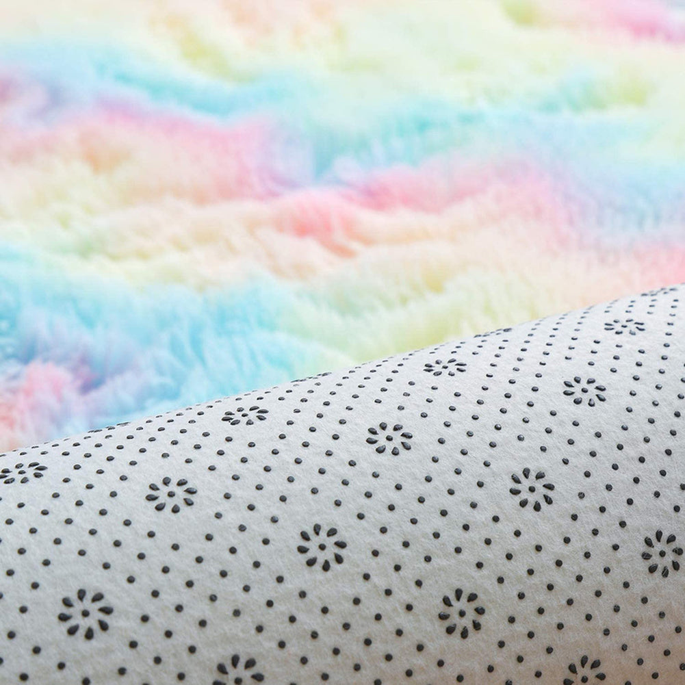 Nordischer Regenbogen-Kuschelteppich fürs Wohnzimmer